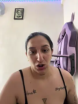 Snapshot of liz_dirty chatting on June 19, 2026, 9:40 pm liz dirty online show from June 19, 2026, 9:40 pm