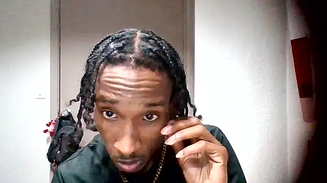 Snapshot of Z3US_UP_1 chatting on May 9, 2026, 12:49 am Z3US UP 1 online show from May 9, 2026, 12:49 am