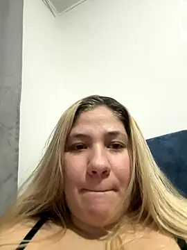 Snapshot of Celestedubois chatting on October 14, 2025, 11:38 pm Celestedubois online show from October 14, 2025, 11:38 pm