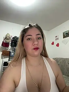 Snapshot of Celestedubois chatting on May 18, 2026, 10:48 pm Celestedubois online show from May 18, 2026, 10:48 pm