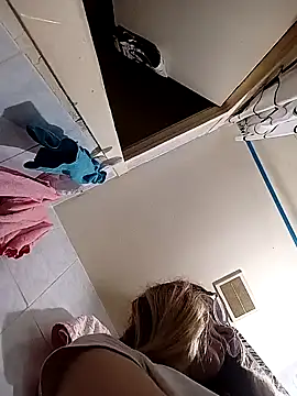 Snapshot of _Sweet_Love_ chatting on December 28, 2024, 12:47 am Sweet Love online show from December 28, 2024, 12:47 am