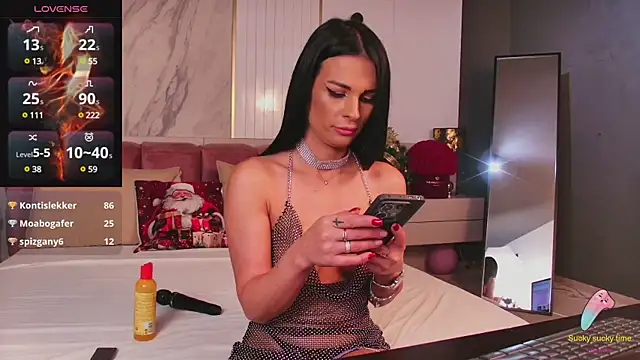 Snapshot of EllaViceX chatting on December 31, 2024, 8:15 am EllaViceX online show from December 31, 2024, 8:15 am