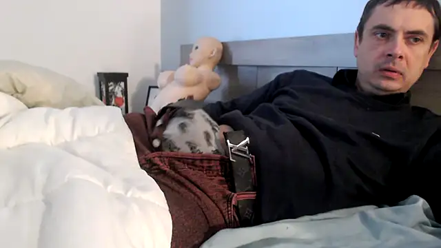 freddy0222222 online show from October 22, 2025, 10:59 am