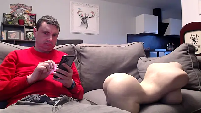 freddy0222222 online show from April 24, 2026, 6:54 pm