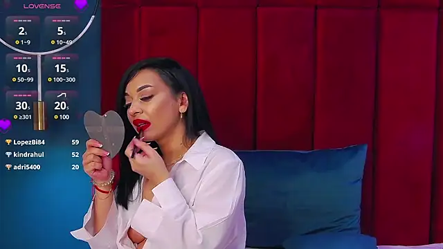 Snapshot of MadyLuxxx chatting on March 8, 2025, 11:49 pm MadyLuxxx online show from March 8, 2025, 11:49 pm