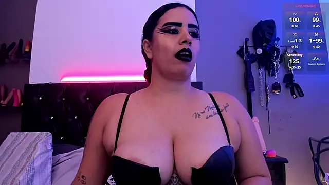 MariaGaitan online show from November 23, 2025, 7:02 pm