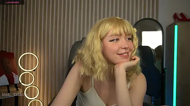 Snapshot of TataCoy chatting on February 27, 2025, 10:48 am TataCoy online show from February 27, 2025, 10:48 am