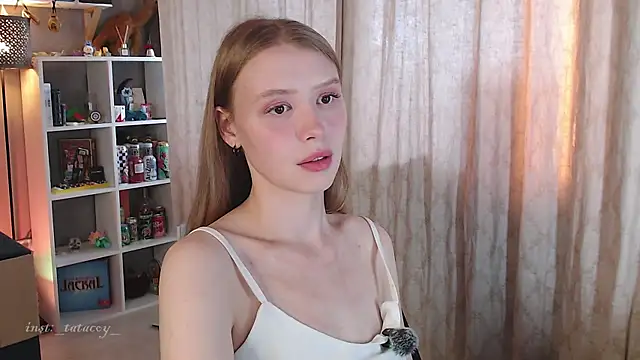 Snapshot of TataCoy chatting on September 9, 2025, 12:05 pm TataCoy online show from September 9, 2025, 12:05 pm