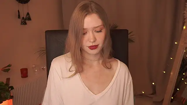 Snapshot of TataCoy chatting on September 10, 2025, 1:00 pm TataCoy online show from September 10, 2025, 1:00 pm