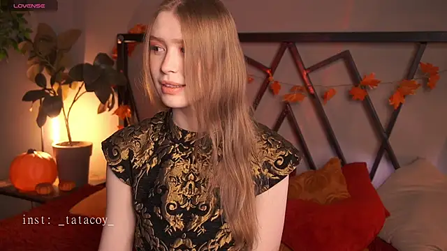 Snapshot of TataCoy chatting on November 11, 2025, 12:05 pm TataCoy online show from November 11, 2025, 12:05 pm