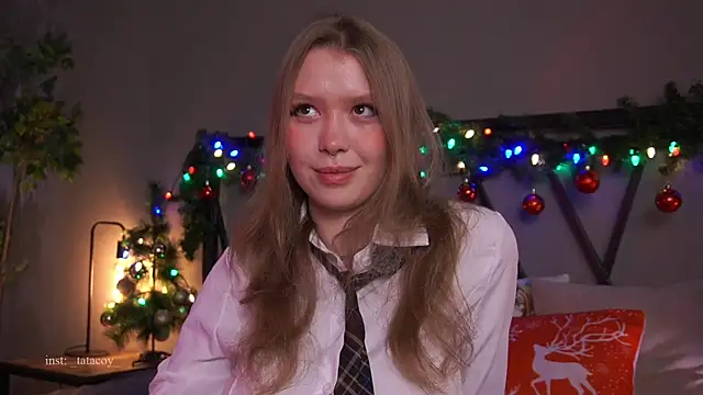 Snapshot of TataCoy chatting on December 22, 2025, 4:37 pm TataCoy online show from December 22, 2025, 4:37 pm