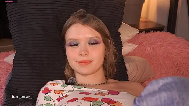 Snapshot of TataCoy chatting on February 19, 2026, 1:51 pm TataCoy online show from February 19, 2026, 1:51 pm