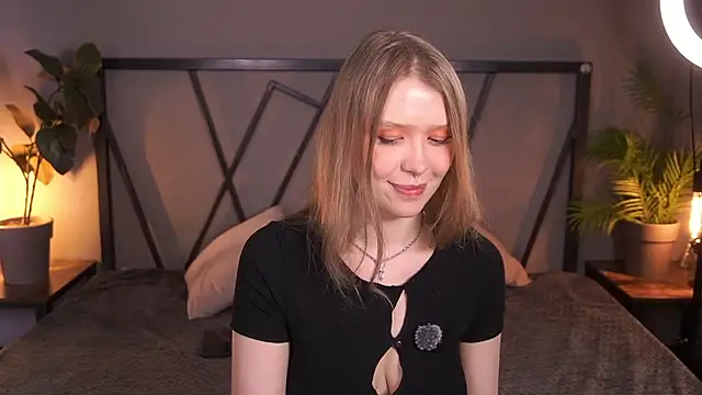 Snapshot of TataCoy chatting on March 15, 2026, 4:35 pm TataCoy online show from March 15, 2026, 4:35 pm