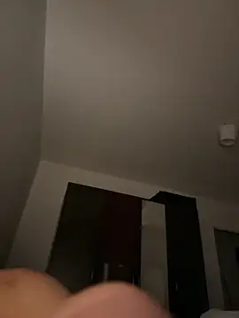 Snapshot of Tomhot3869 chatting on October 15, 2025, 7:47 pm Tomhot3869 online show from October 15, 2025, 7:47 pm