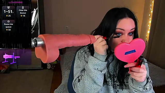 Cherry  Girl online show from January 13, 2026, 7:08 pm