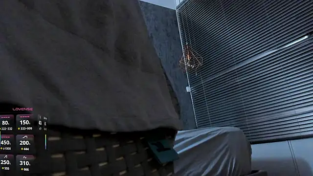 naomidibello online show from February 27, 2025, 11:37 pm