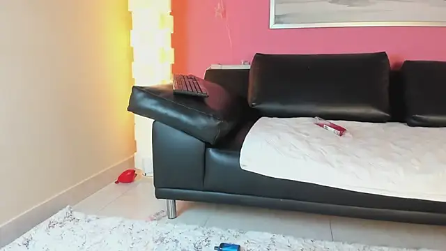 Tiffanysurez  online show from February 22, 2025, 1:02 pm