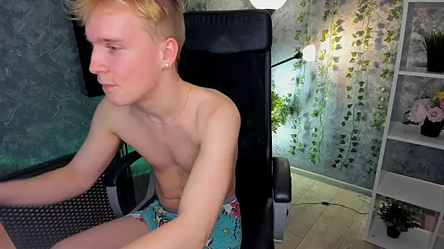 Snapshot of AlexxSweet chatting on December 21, 2024, 10:39 am AlexxSweet online show from December 21, 2024, 10:39 am