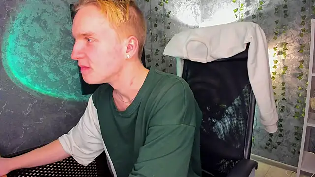 Snapshot of AlexxSweet chatting on January 25, 2025, 6:34 am AlexxSweet online show from January 25, 2025, 6:34 am