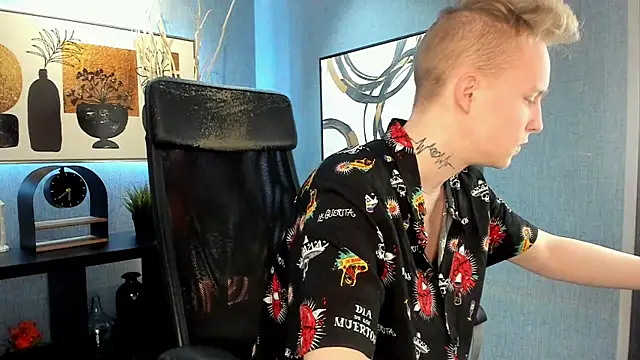 Snapshot of AlexxSweet chatting on March 15, 2025, 6:36 am AlexxSweet online show from March 15, 2025, 6:36 am