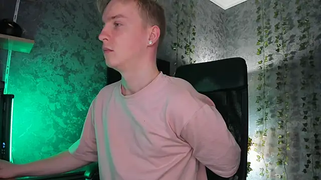 Snapshot of AlexxSweet chatting on November 22, 2025, 6:56 am AlexxSweet online show from November 22, 2025, 6:56 am