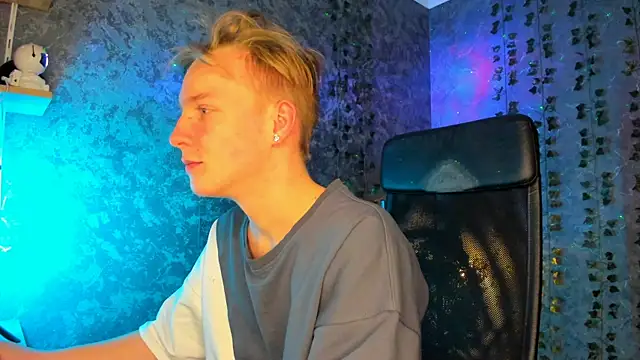 Snapshot of AlexxSweet chatting on January 18, 2026, 7:01 am AlexxSweet online show from January 18, 2026, 7:01 am