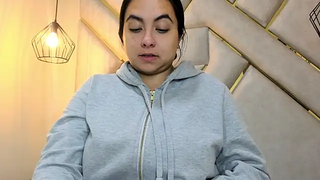 nalalye cruzz  online show from February 14, 2025, 8:42 am