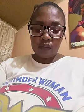 Snapshot of ZOQULUx chatting on December 19, 2024, 4:24 pm ZOQULUx online show from December 19, 2024, 4:24 pm