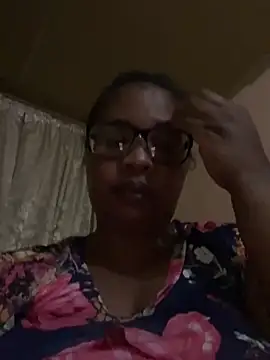 Snapshot of ZOQULUx chatting on December 20, 2024, 8:12 pm ZOQULUx online show from December 20, 2024, 8:12 pm