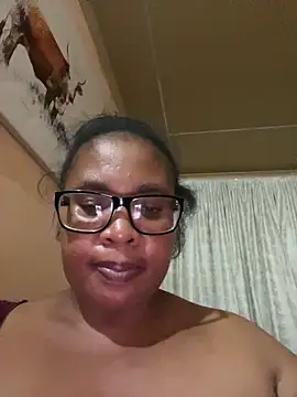 Snapshot of ZOQULUx chatting on December 30, 2024, 10:12 pm ZOQULUx online show from December 30, 2024, 10:12 pm