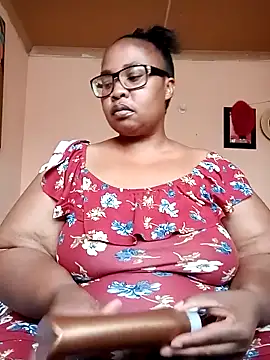 Snapshot of ZOQULUx chatting on November 26, 2025, 9:43 am ZOQULUx online show from November 26, 2025, 9:43 am