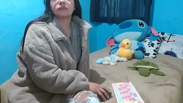 clarisse69 online show from February 6, 2025, 7:29 pm