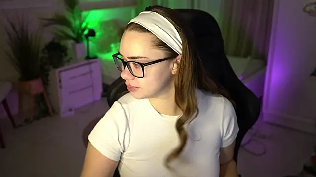 VixenMia online show from January 13, 2025, 4:18 am