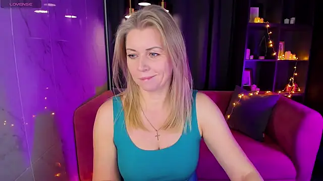 Annie Light online show from December 27, 2024, 6:03 am