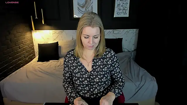 Annie Light online show from January 27, 2025, 8:51 am