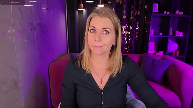 Annie Light online show from February 20, 2025, 6:06 am