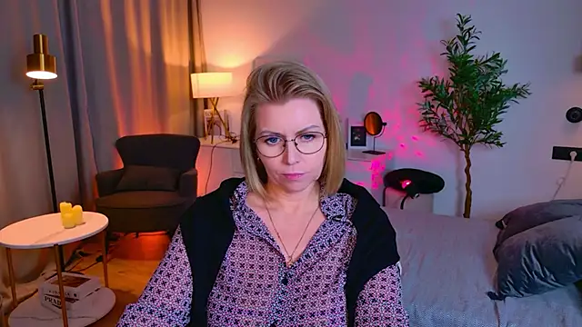 Annie Light online show from April 25, 2026, 1:41 pm
