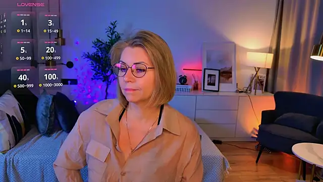 Annie Light online show from June 24, 2026, 6:45 am