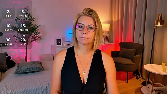 Annie Light online show from August 7, 2026, 6:48 am