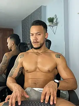 ARON TAYLER01 online show from February 1, 2025, 3:39 pm