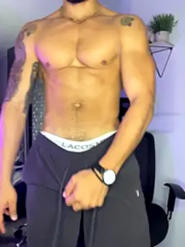 ARON TAYLER01 online show from November 19, 2025, 10:37 am