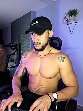 ARON TAYLER01 online show from November 28, 2025, 10:29 am