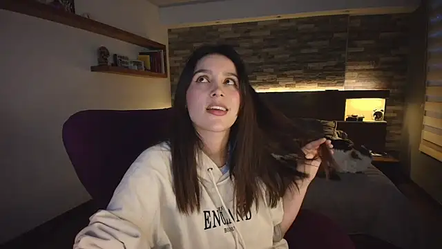 Snapshot of alicewilloww chatting on October 20, 2025, 10:43 pm alicewilloww online show from October 20, 2025, 10:43 pm