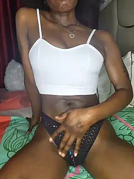 NicRaisaa online show from March 5, 2026, 4:19 am