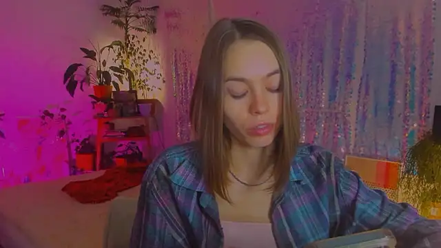 Snapshot of poli__ chatting on December 3, 2024, 10:51 pm poli online show from December 3, 2024, 10:51 pm