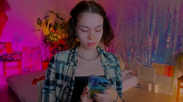 Snapshot of poli__ chatting on March 4, 2025, 8:05 pm poli online show from March 4, 2025, 8:05 pm