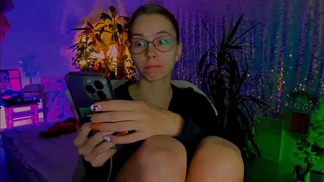 Snapshot of poli__ chatting on November 7, 2025, 5:35 pm poli online show from November 7, 2025, 5:35 pm