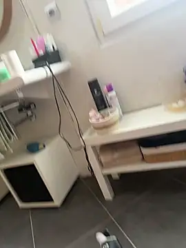 Cozqhh online show from February 3, 2026, 2:11 pm