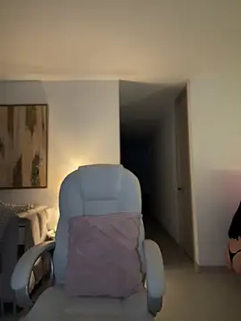 Im Valentina online show from December 16, 2025, 11:10 pm