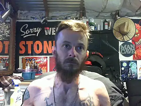 Snapshot of CloudDadddyyy420 chatting on January 9, 2025, 2:01 am CloudDadddyyy420 online show from January 9, 2025, 2:01 am